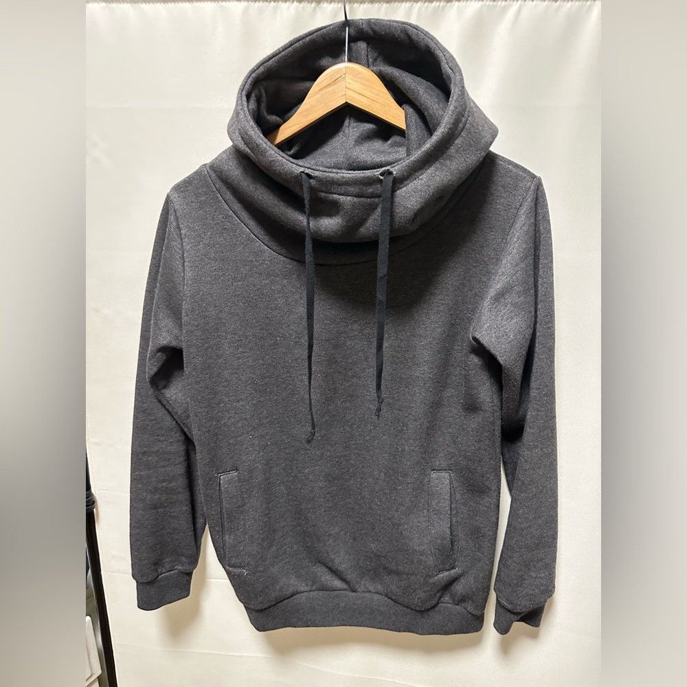 Free Style Men’s Crowl Neck Style Hoodie Size Medium Gray